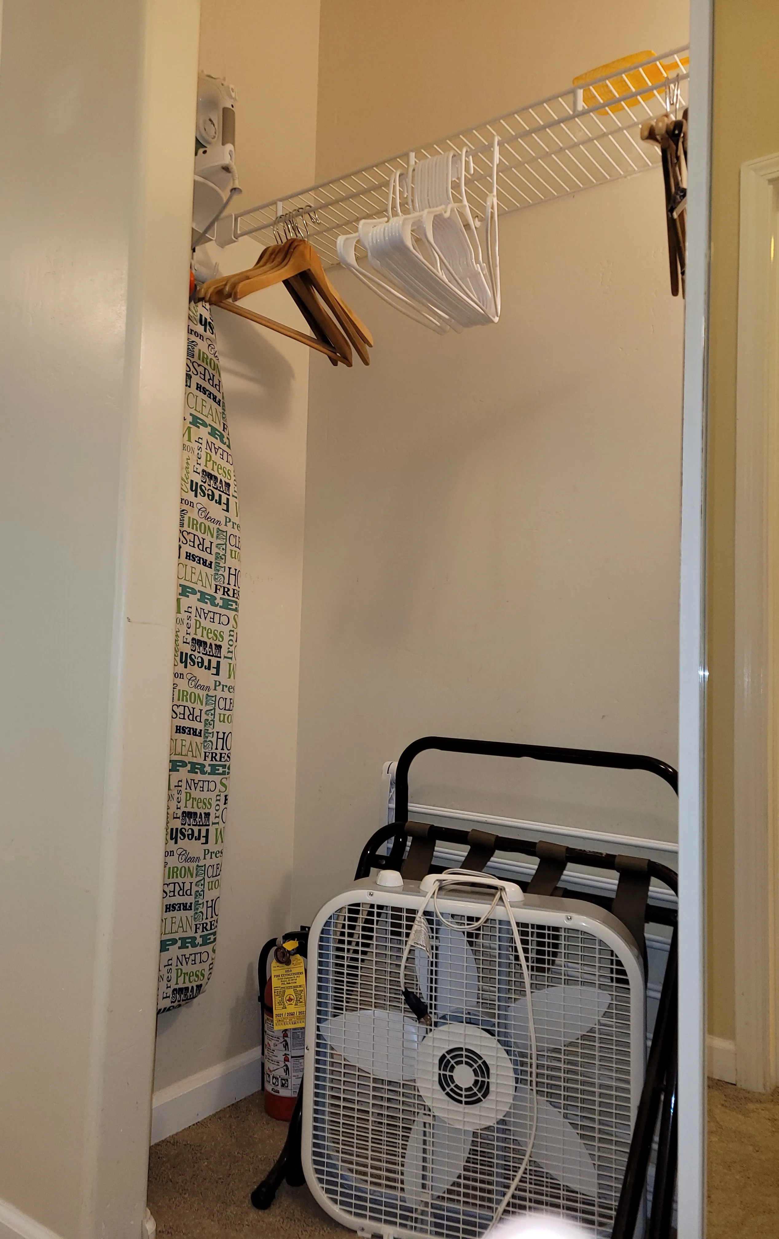 Hilo Bay Room closet