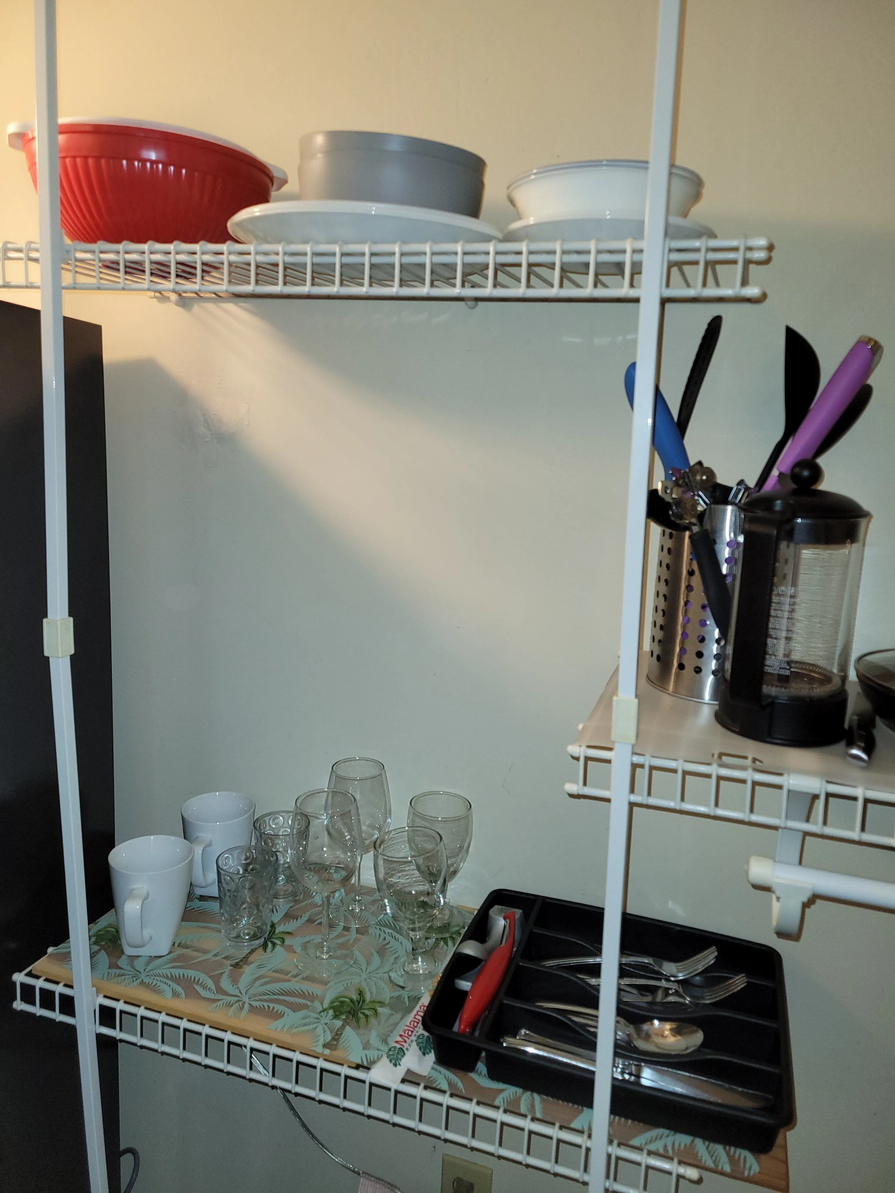 Mauna Kea Room closet 2