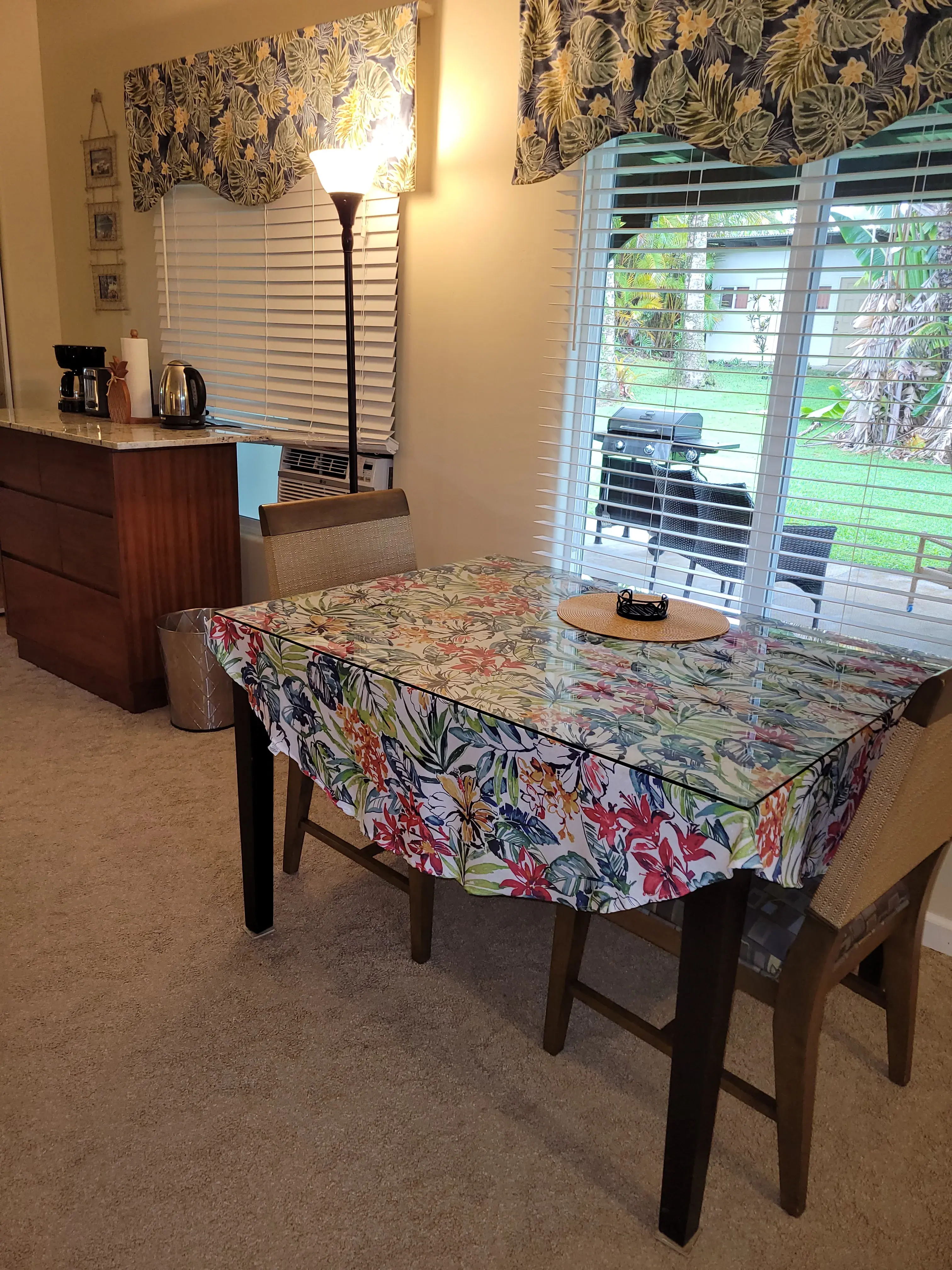 Mauna Kea Room table