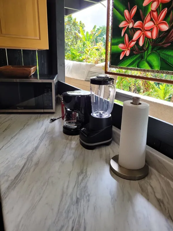 Orchid Room kitchenette